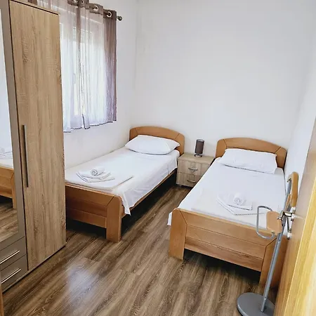 Apartment Lili Biograd Na Moru Buitenkant foto